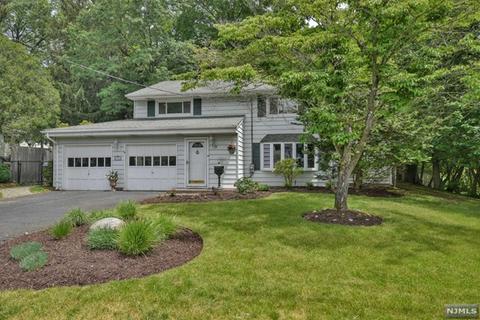 31 Malcolm St, Waldwick, NJ 07463 photo 1