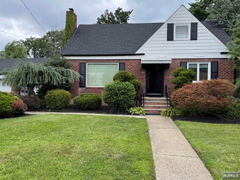 369 Maple Hill Dr, Hackensack, NJ 07601 photo 1