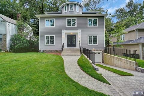 690 Forest Ave, Teaneck, NJ 07666 photo 1