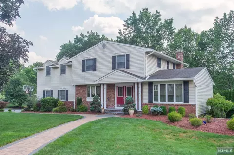 6 Hoover Pl, Wayne, NJ 07470 photo 1
