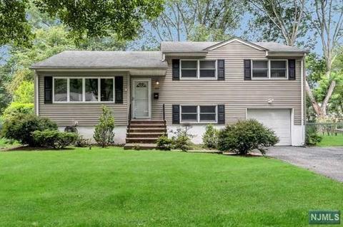 403 Abbott Rd, Paramus, NJ 07652 photo 1