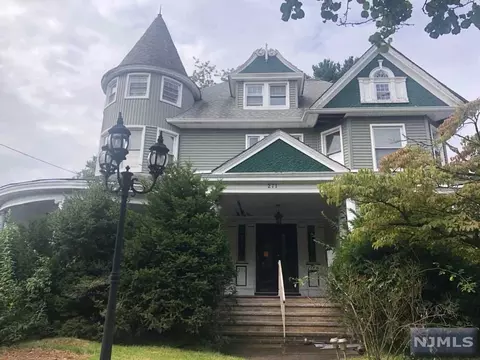 271 Anderson St, Hackensack, NJ 07601 photo 1