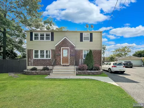 6 Christopher Ct, Lodi, NJ 07644 photo 1