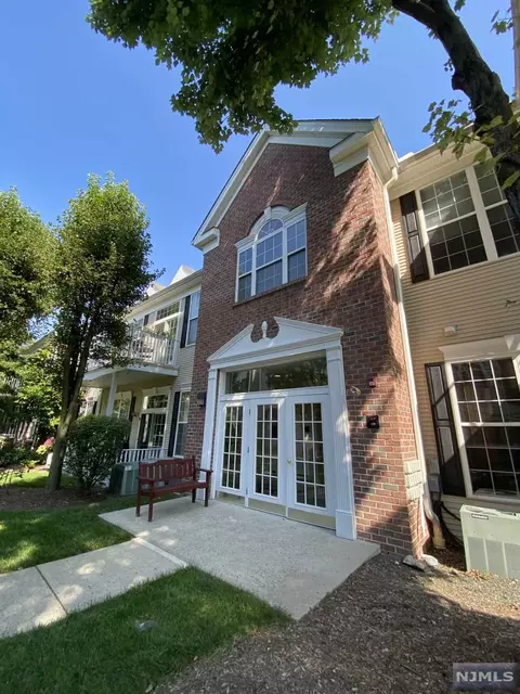412 Four Seasons Dr, Wayne, NJ 07470 photo 1