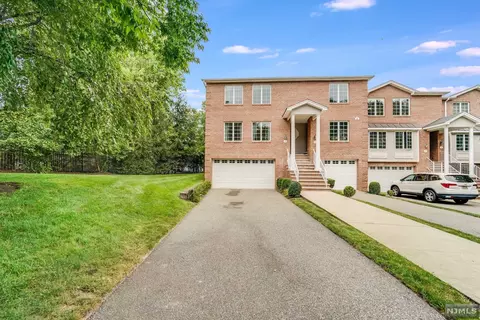 13 Skymark Ct, Saddle River, NJ 07458 photo 1