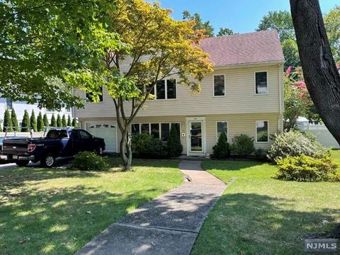 292 Leonard Pl, Paramus, NJ 07652 photo 1