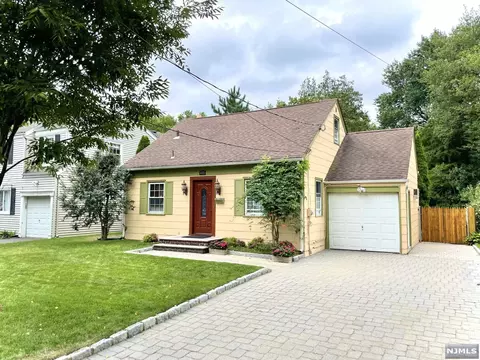 401 Terhune Ave, Paramus, NJ 07652 photo 1
