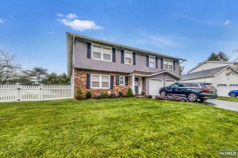 42 Holyoke Rd, Wayne, NJ 07470 photo 1