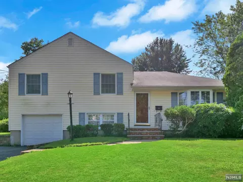 8 Judith Pl, Wayne, NJ 07470 photo 1