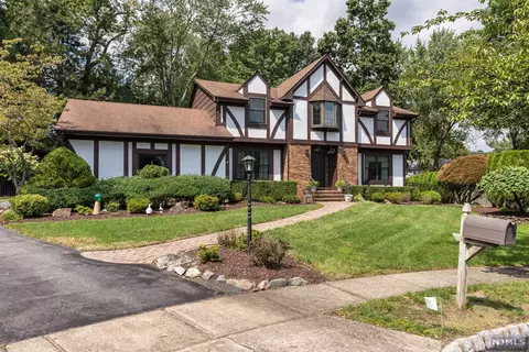 12 Jason Ct, Wayne, NJ 07470 photo 1