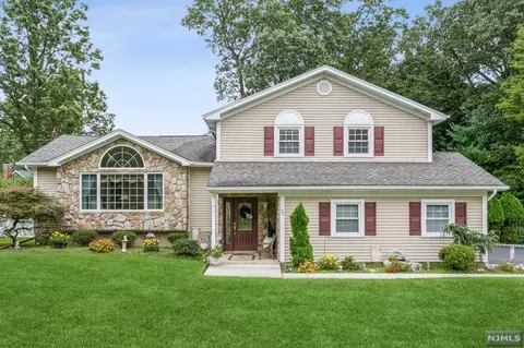 34 Sequoia Pl, Wayne, NJ 07470 photo 1