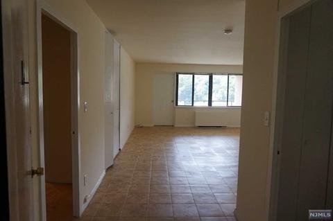 1203 River Rd #20M, Edgewater, NJ 07020 photo 1