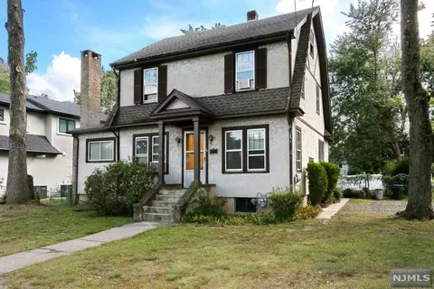 56 Pershing Pl, Cresskill, NJ 07626 photo 1