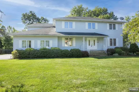 36 Hubbardton Rd, Wayne, NJ 07470 photo 1
