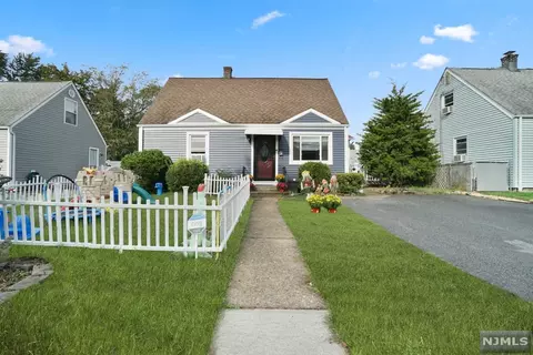 43 Bergen Ave, Wanaque, NJ 07420 photo 1
