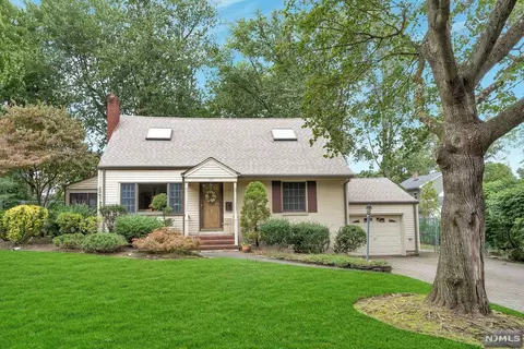 117 Haase Ave, Paramus, NJ 07652 photo 1