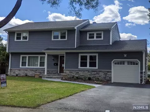 121 Trinity Ct, Paramus, NJ 07652 photo 1
