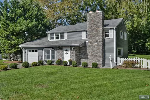 49 Malcolm St, Waldwick, NJ 07463 photo 1