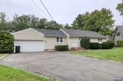 757 Reeder Rd, Paramus, NJ 07652 photo 1