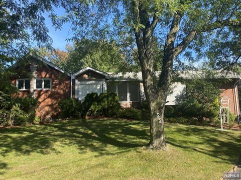 22 Maple St, Englewood Cliffs, NJ 07632 photo 1