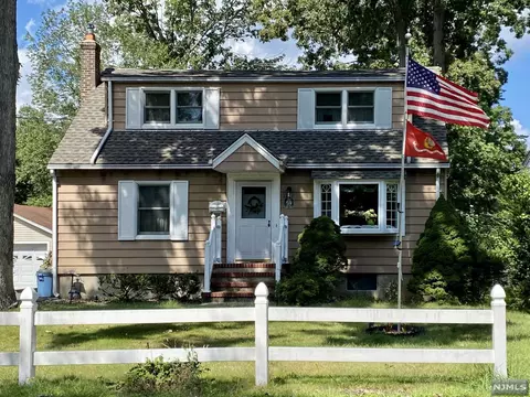 59 Chestnut Dr, Wayne, NJ 07470 photo 1