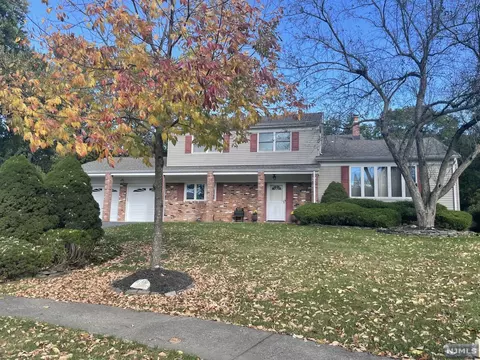 11 Weston Ct, Wayne, NJ 07470 photo 1