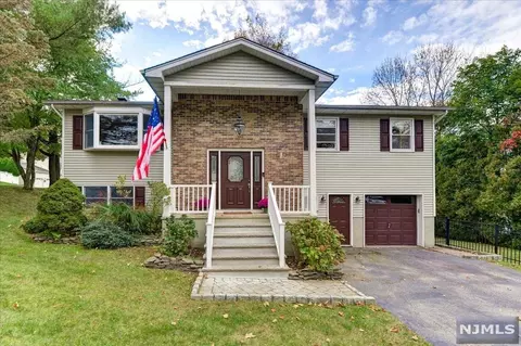 16 Wolfe Dr, Wanaque, NJ 07465 photo 1