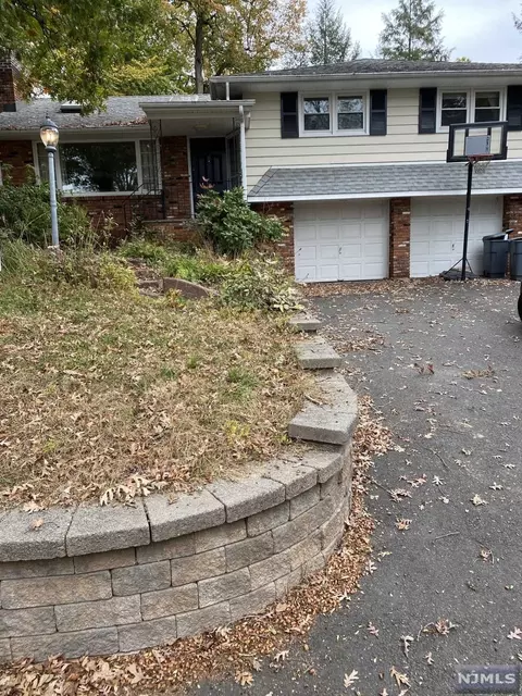 135 Algonquin Trl, Wayne, NJ 07470 photo 1