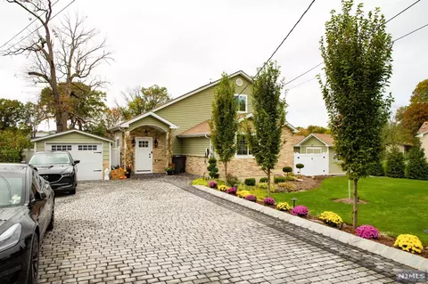 66 Park Ln, Wayne, NJ 07470 photo 1
