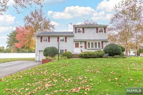 341 Spencer Pl, Paramus, NJ 07652 photo 1