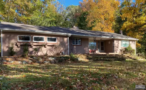 32 Sheffield Rd, Wayne, NJ 07470 photo 1