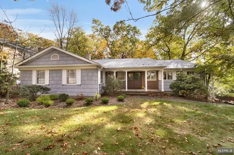 995 Chimney Ridge Dr, Springfield, NJ 07081 photo 1