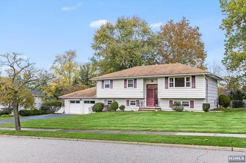 25 Harmer Ter, Wayne, NJ 07470 photo 1
