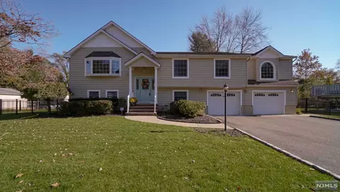 106 Andover Dr, Wayne, NJ 07470 photo 1