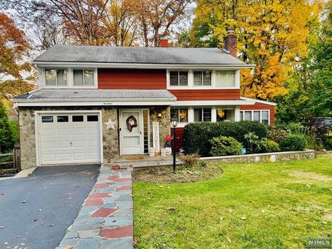 19 Monroe St, Waldwick, NJ 07463 photo 1