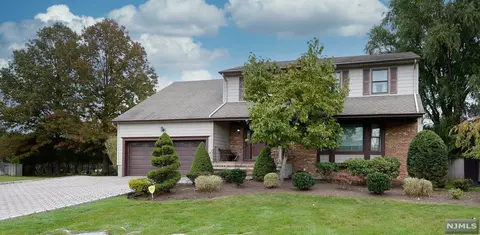 11 Hamilton Ct, Paramus, NJ 07652 photo 1