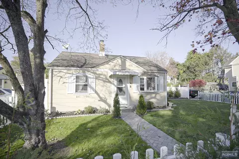 34 Park Ave, Wanaque, NJ 07420 photo 1
