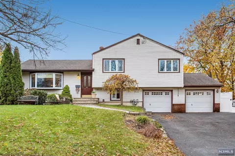 52 Harmon Dr, Paramus, NJ 07652 photo 1