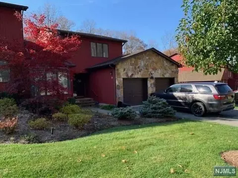 15 Butternut Dr, Wayne, NJ 07470 photo 1