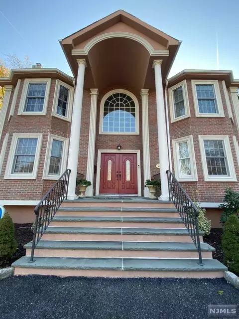 266 Oradell Ave, Paramus, NJ 07652 photo 1