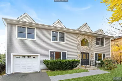 156 Lawrence Dr, Paramus, NJ 07652 photo 1