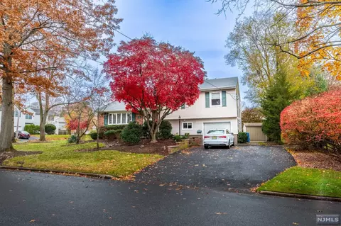 39 Deacon Pl, Cresskill, NJ 07626 photo 1