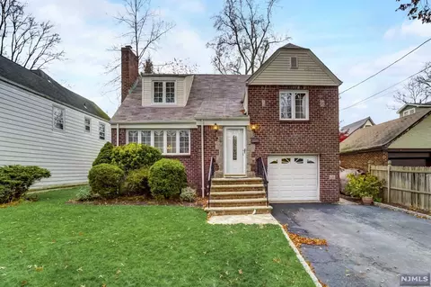 270 Pine St, Teaneck, NJ 07666 photo 1
