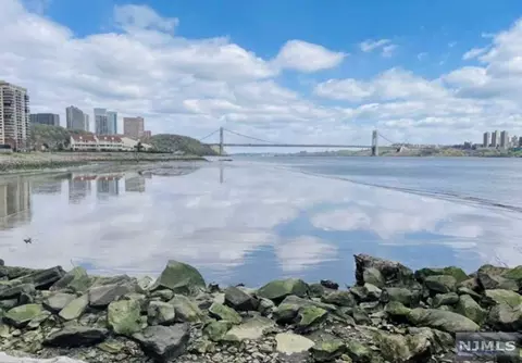 1111 River Rd #E7, Edgewater, NJ 07020 photo 1
