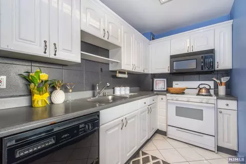 25 Grand Ave #6D, Hackensack, NJ 07601 photo 1