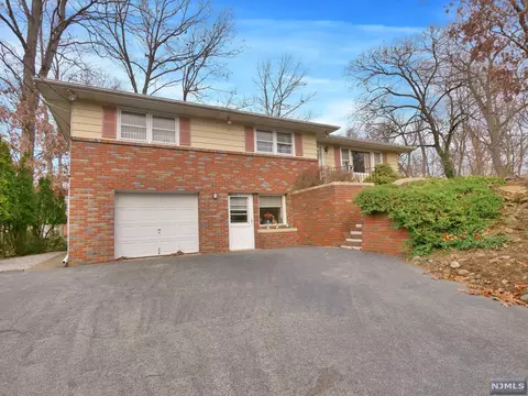 131 Jackson Ave, Wayne, NJ 07470 photo 1