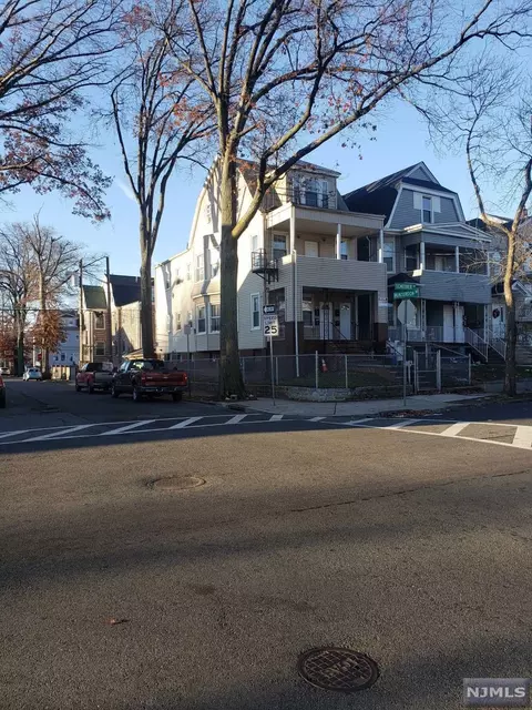 82 Scheerer Ave, Newark, NJ 07112 photo 1