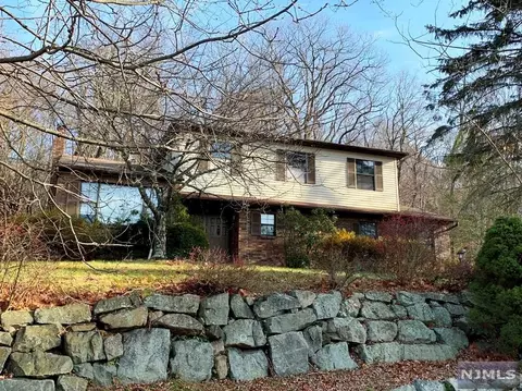 45 Wolfe Dr, Wanaque, NJ 07465 photo 1