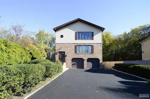 19 Daniel Ct, Saddle Brook, NJ 07663 photo 1