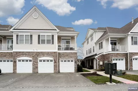 18 Elston Ct, Haskell, NJ 07420 photo 1